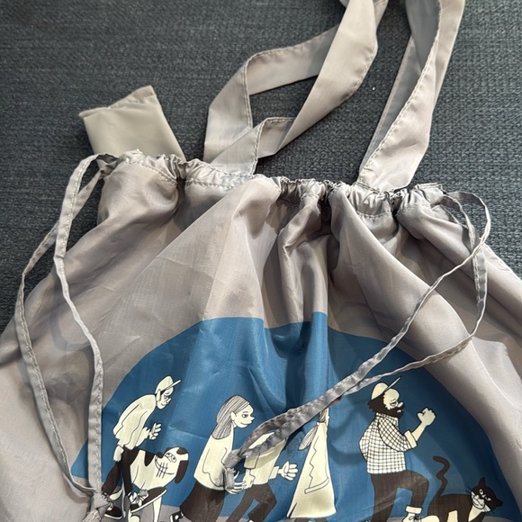 Yusuke Hanai x Uniqlo Recycled Polyester Bag ONE STEP FPRWARD Tote - Picture 3 of 3